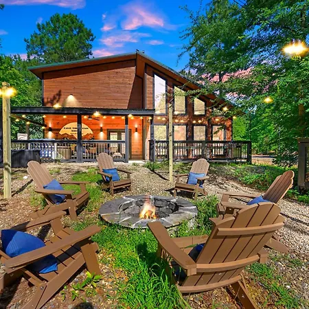 Sleeps 6 Sauna Hot Tub Putt Putt Dogs Welcome
